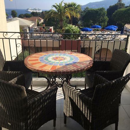 Nyrenoverad Laegenhet Med Havsutsikt Villefranche-sur-Mer Bagian luar foto